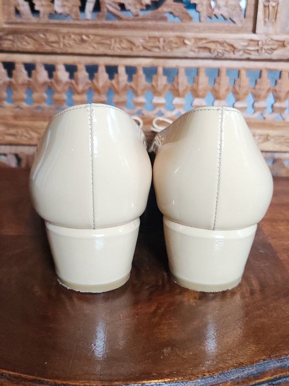Salvatore Ferragamo Vara Pump in New Bisque (Nude) Leather - Picture 3 of 16